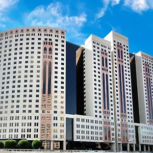 Wirgan Al Noor, Tapestry Collection By Hilton La Mecque