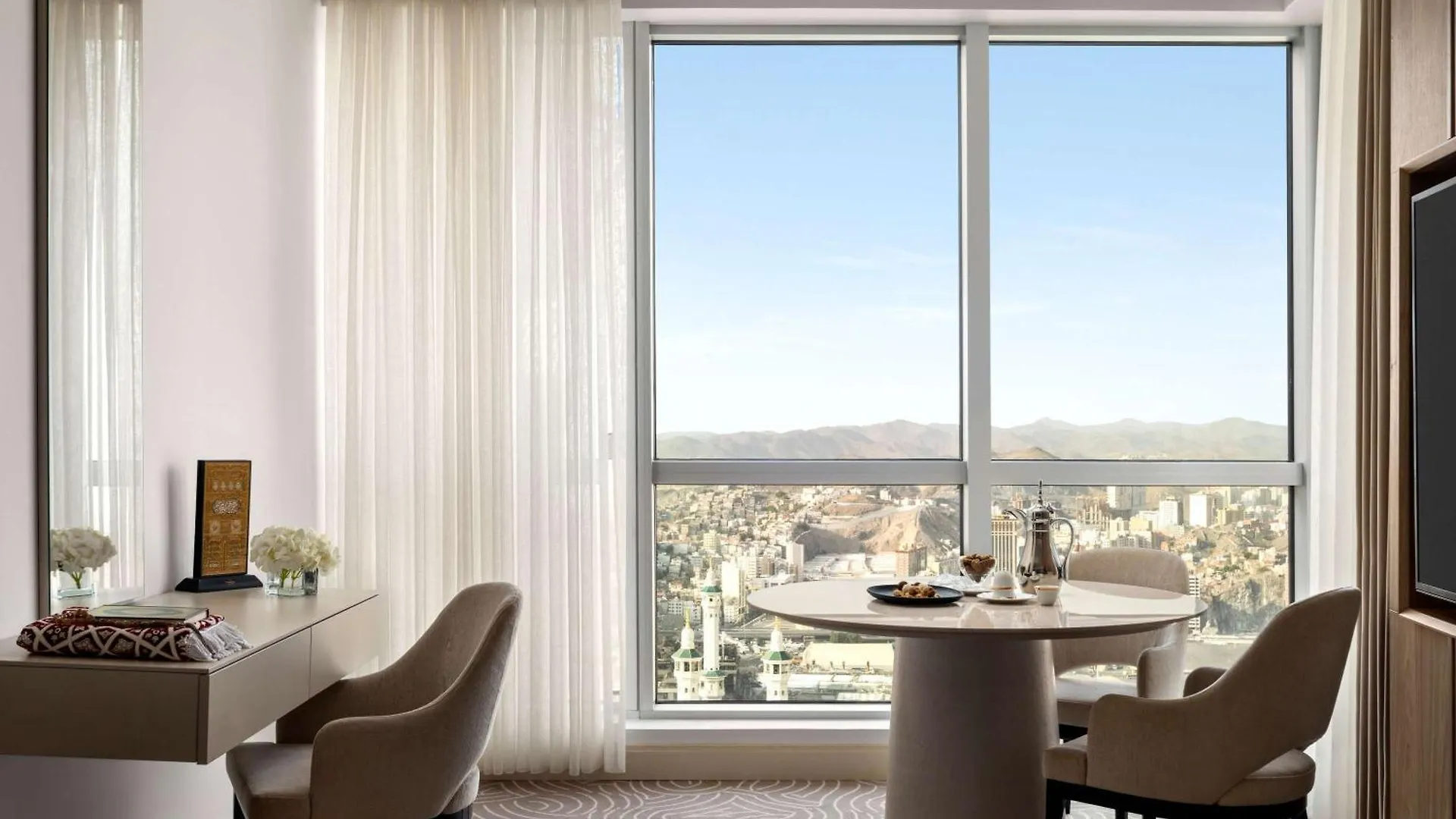 מלון מכה Movenpick Makkah Hajar Tower 5*,